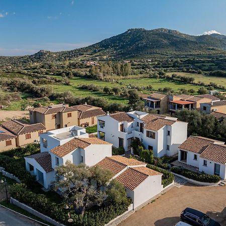 Residenza L'Alzoni Hotel San Teodoro  Bagian luar foto