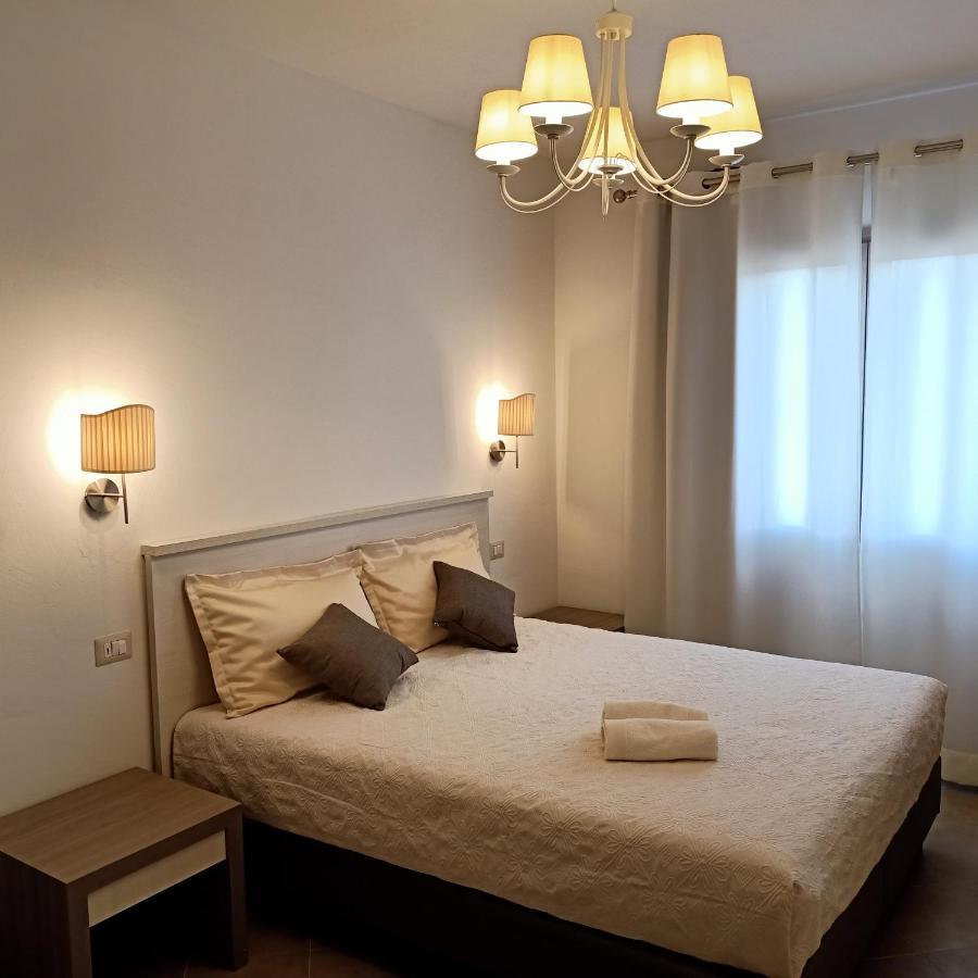 Residenza L'Alzoni Hotel San Teodoro  Bagian luar foto