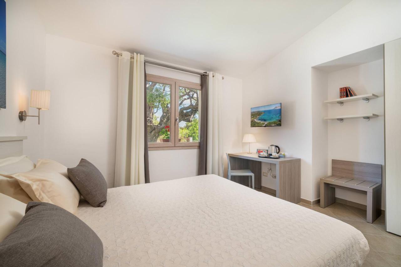 Residenza L'Alzoni Hotel San Teodoro  Bagian luar foto