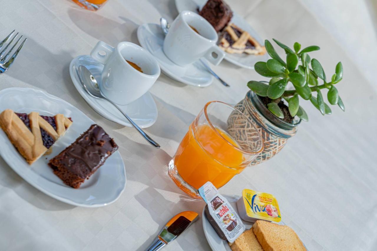 Residenza L'Alzoni Hotel San Teodoro  Bagian luar foto
