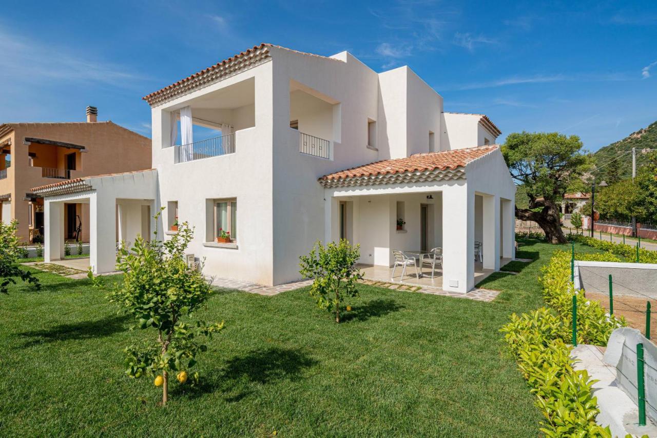 Residenza L'Alzoni Hotel San Teodoro  Bagian luar foto