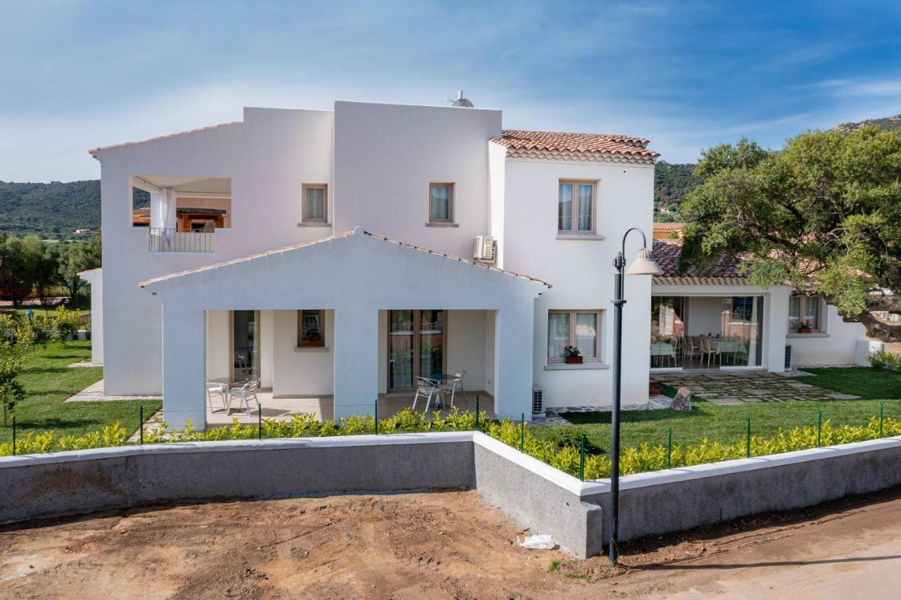 Residenza L'Alzoni Hotel San Teodoro  Bagian luar foto