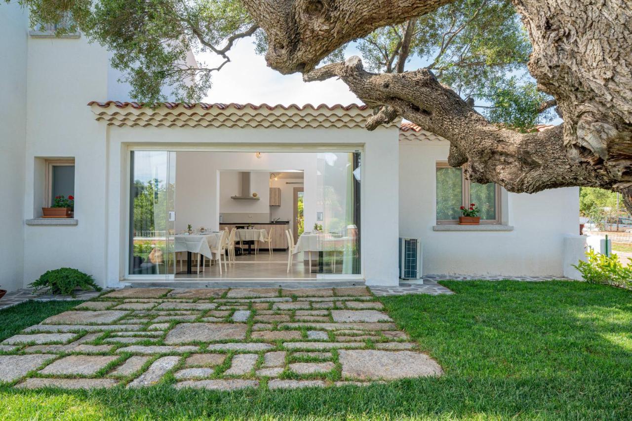 Residenza L'Alzoni Hotel San Teodoro  Bagian luar foto