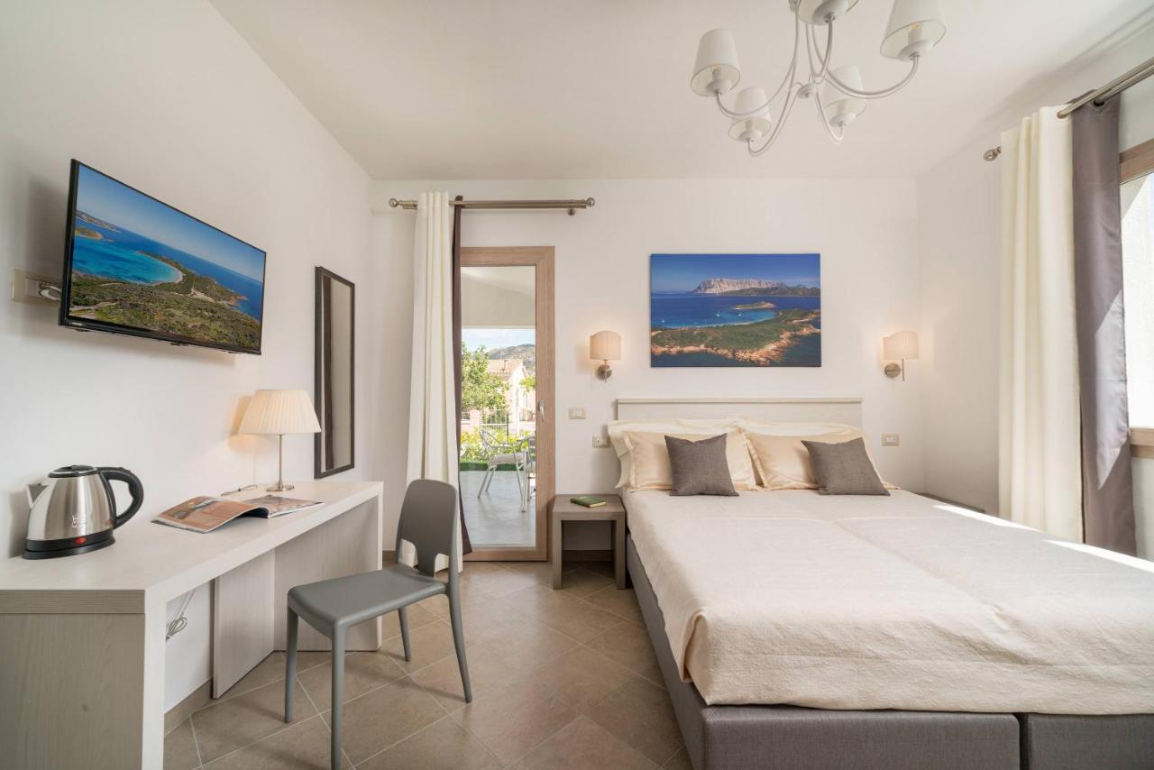 Residenza L'Alzoni Hotel San Teodoro  Bagian luar foto