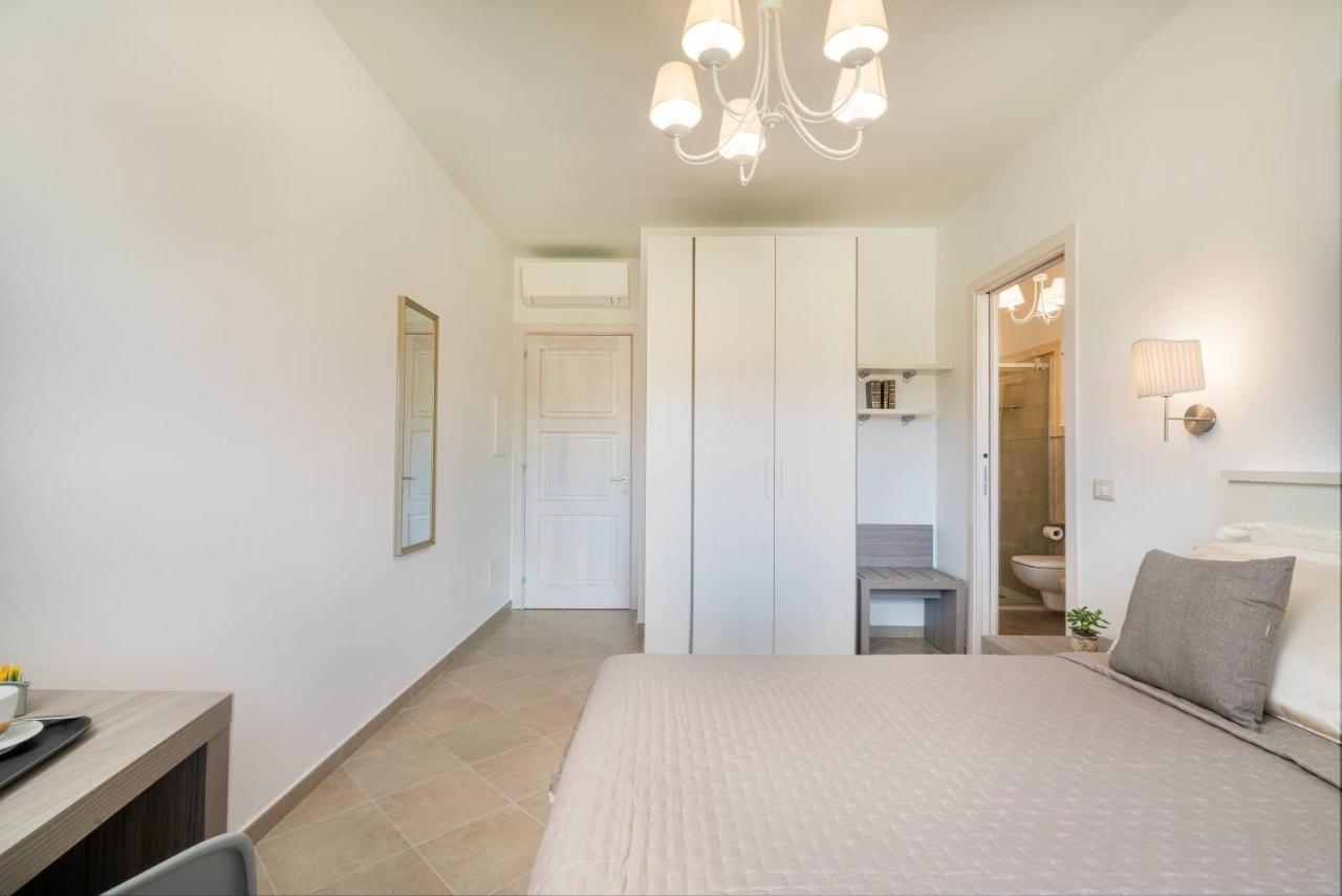 Residenza L'Alzoni Hotel San Teodoro  Bagian luar foto