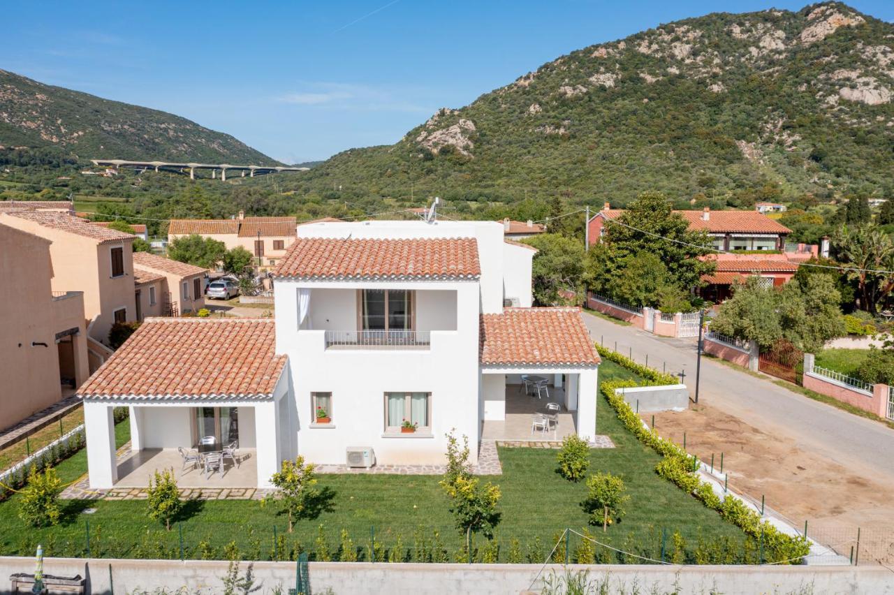 Residenza L'Alzoni Hotel San Teodoro  Bagian luar foto