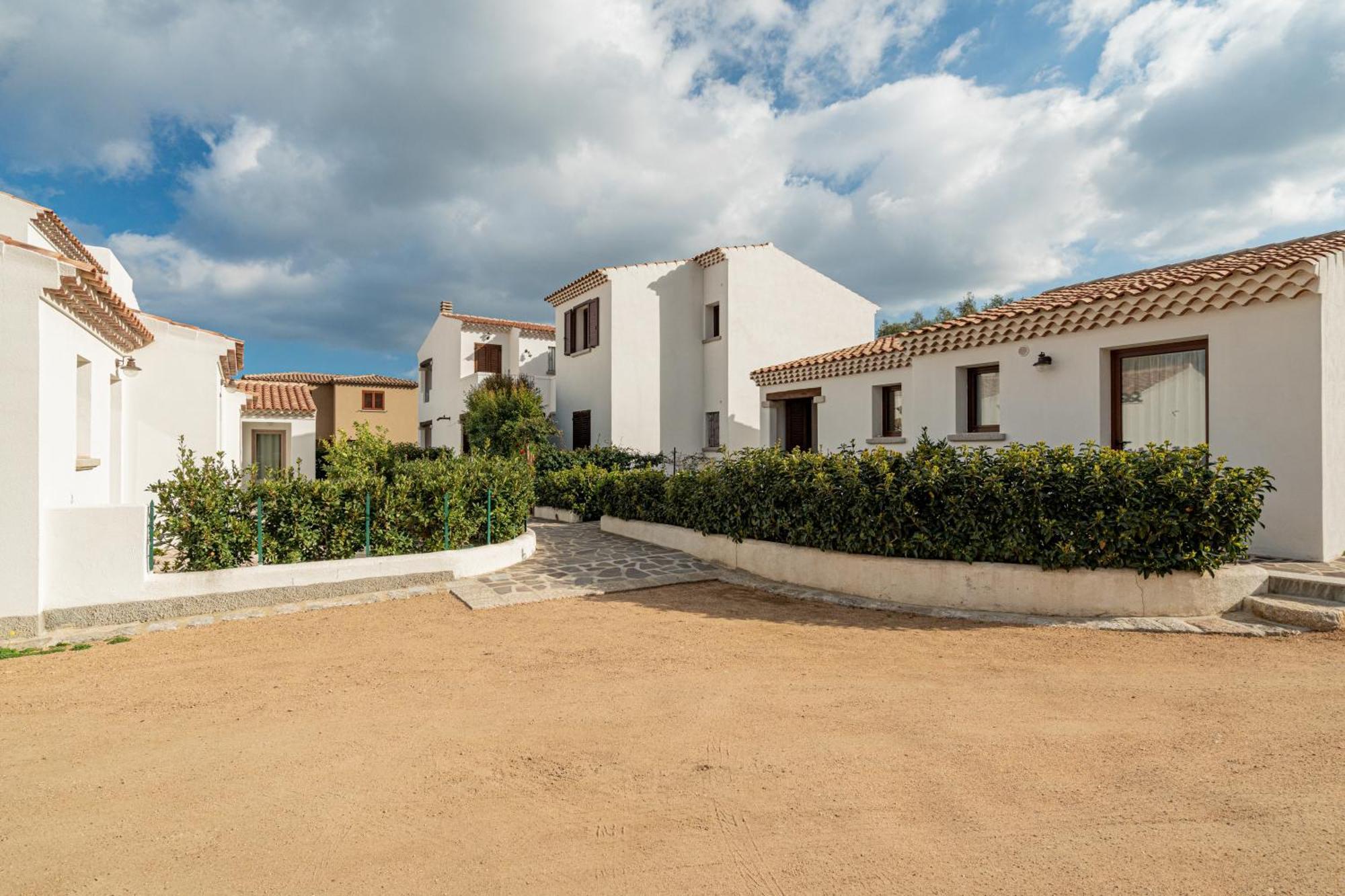Residenza L'Alzoni Hotel San Teodoro  Bagian luar foto